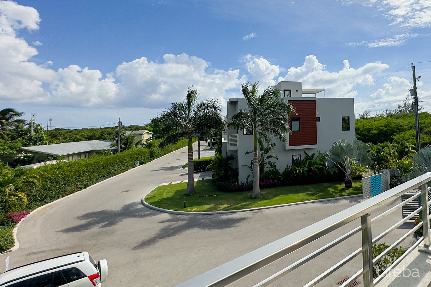 4 Bed Plus Den Townhouse In West Bay