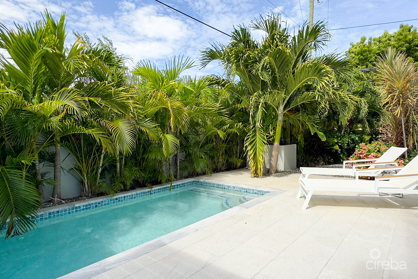 4 Bed Plus Den Townhouse In West Bay