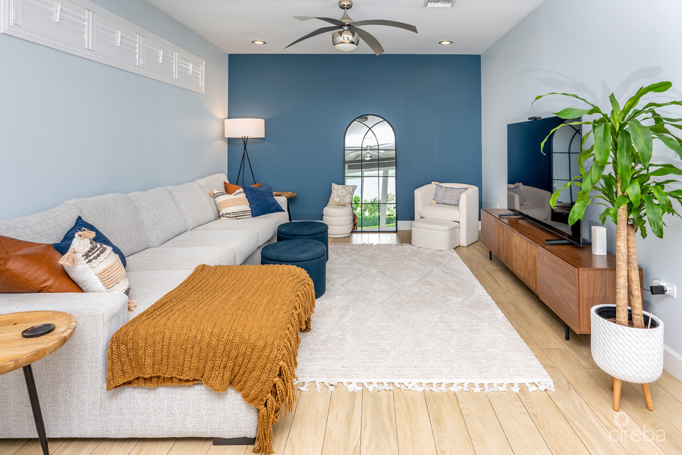 Bimini Dr - Executive Canal Front Home In Grand Harbour