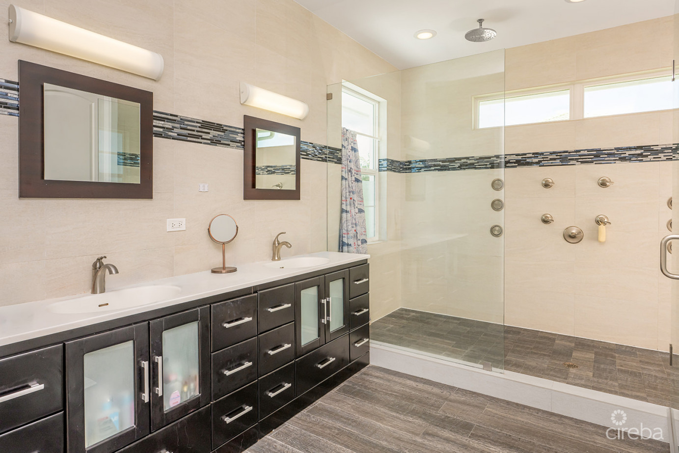 Bimini Dr - Executive Canal Front Home In Grand Harbour