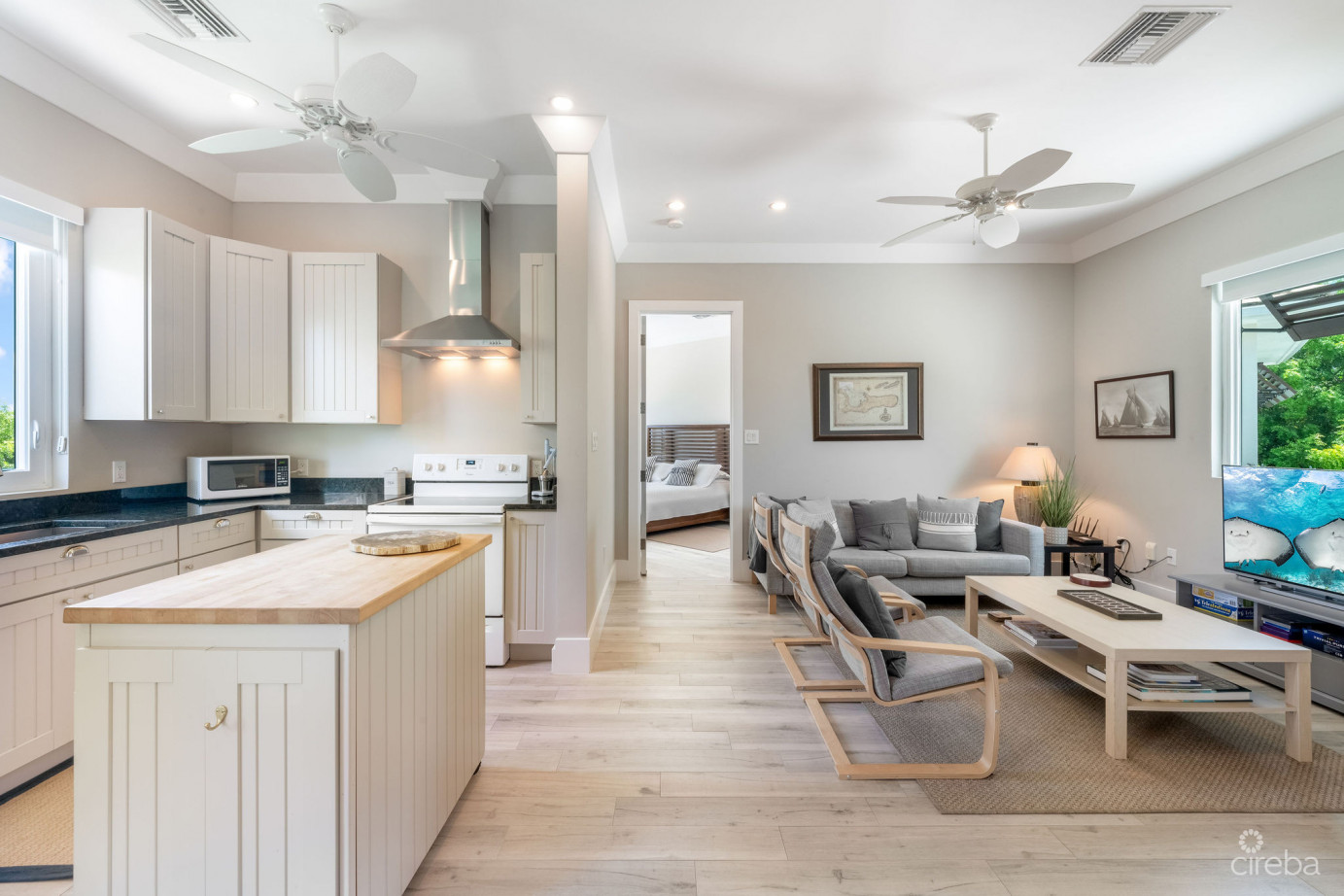 Chiaro Di Luna, A Luxury Ocean Front Estate In Vista Del Mar