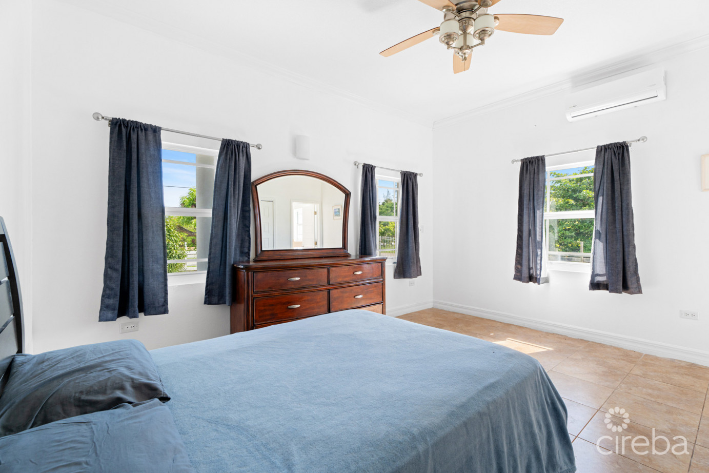 Spacious 3 Bed, 3 Bath Home In Frank Sound