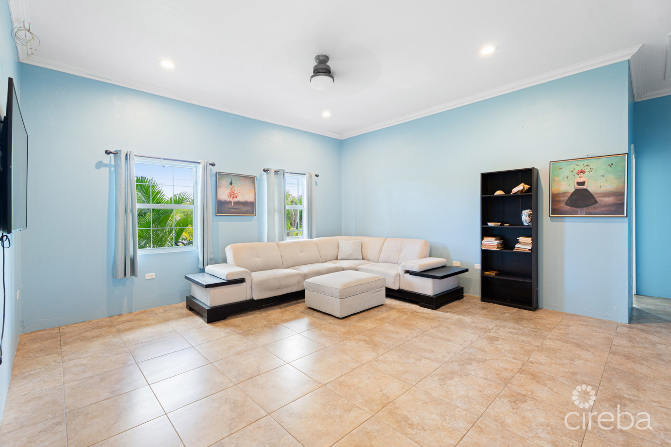 Spacious 3 Bed, 3 Bath Home In Frank Sound