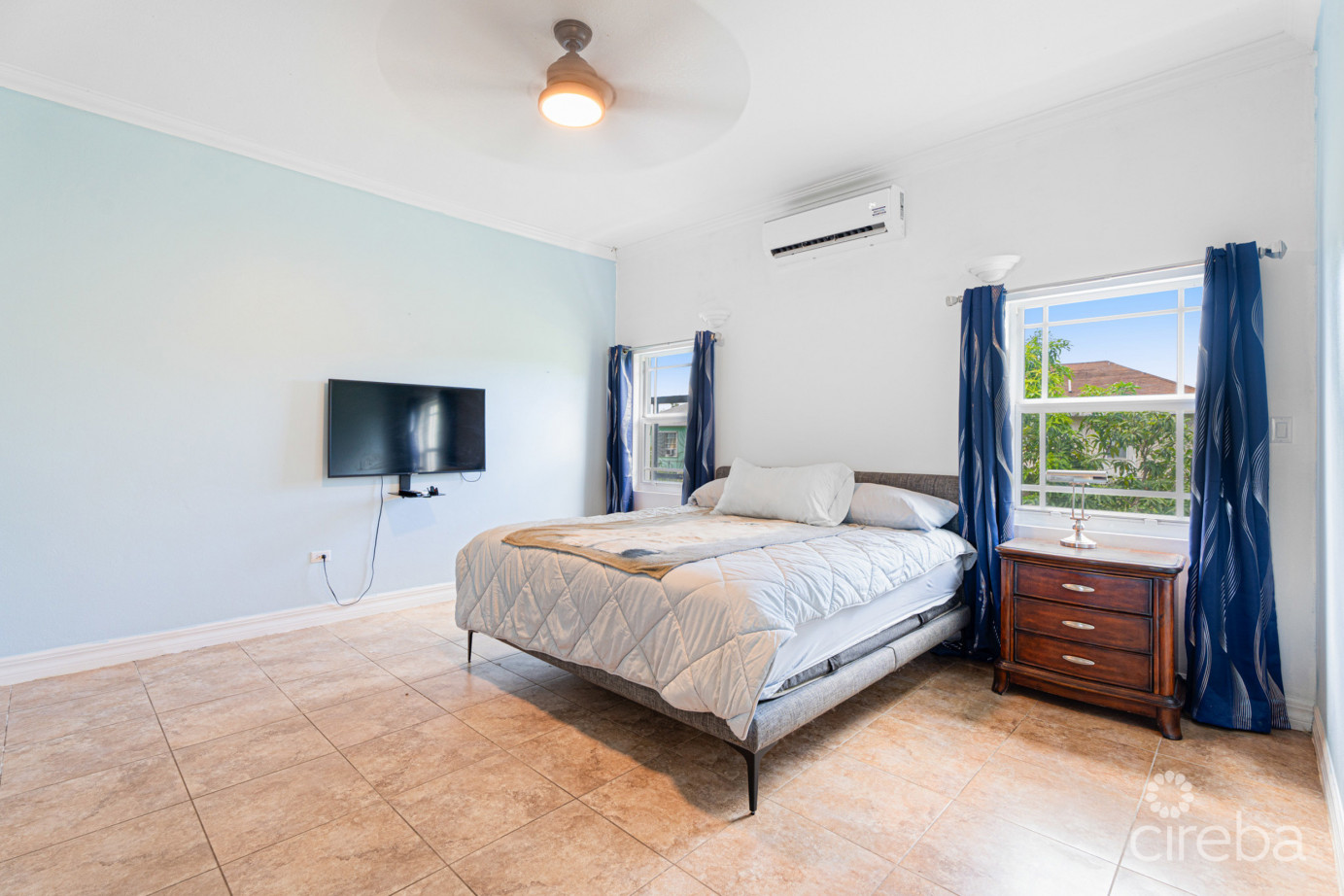 Spacious 3 Bed, 3 Bath Home In Frank Sound