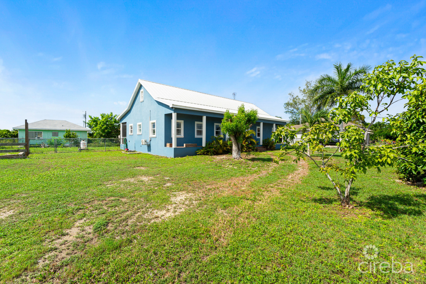 Spacious 3 Bed, 3 Bath Home In Frank Sound