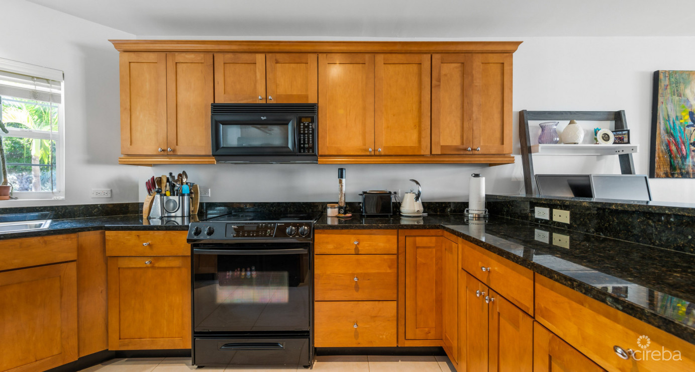 10 Sawgrass  Lovely 2-bed/ 2.5-bath Townhome In Low-density, Family-friendly Setting