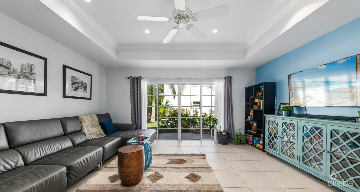 10 Sawgrass  Lovely 2-bed/ 2.5-bath Townhome In Low-density, Family-friendly Setting