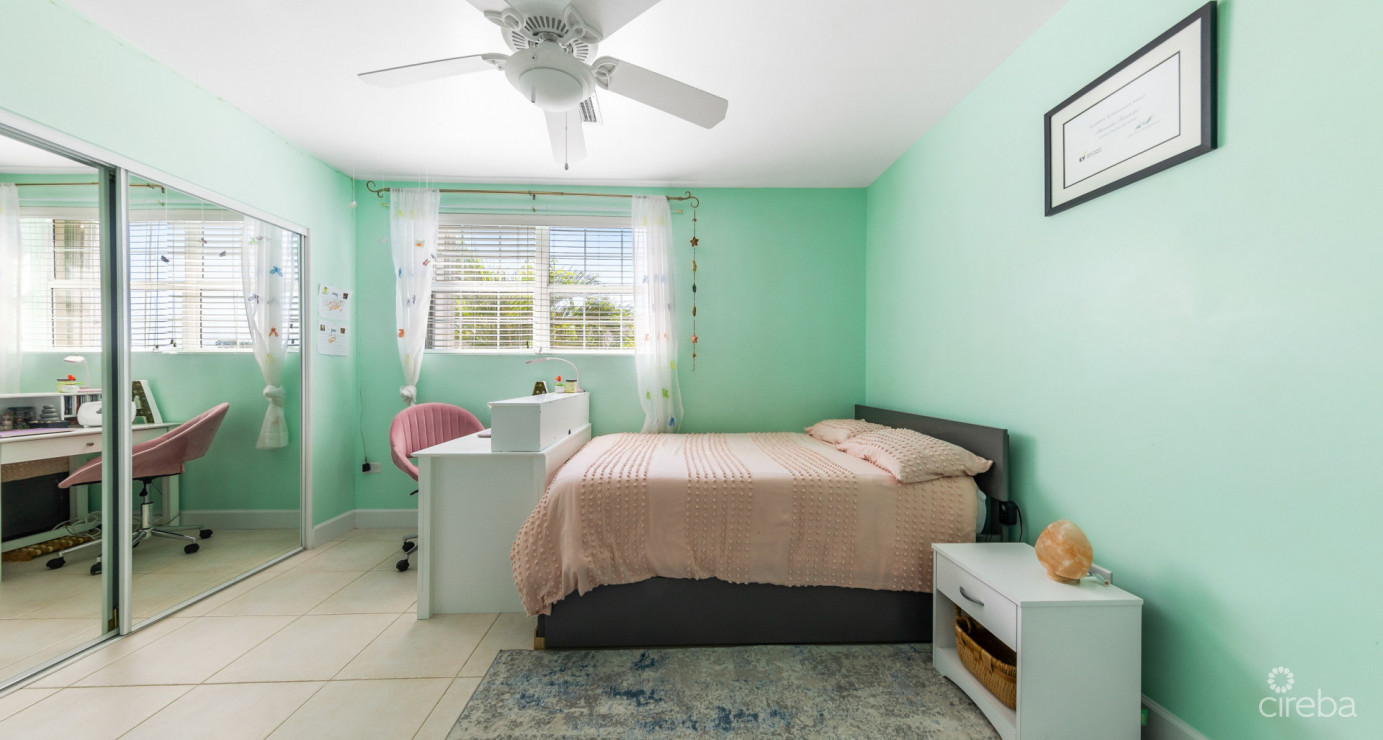 10 Sawgrass  Lovely 2-bed/ 2.5-bath Townhome In Low-density, Family-friendly Setting