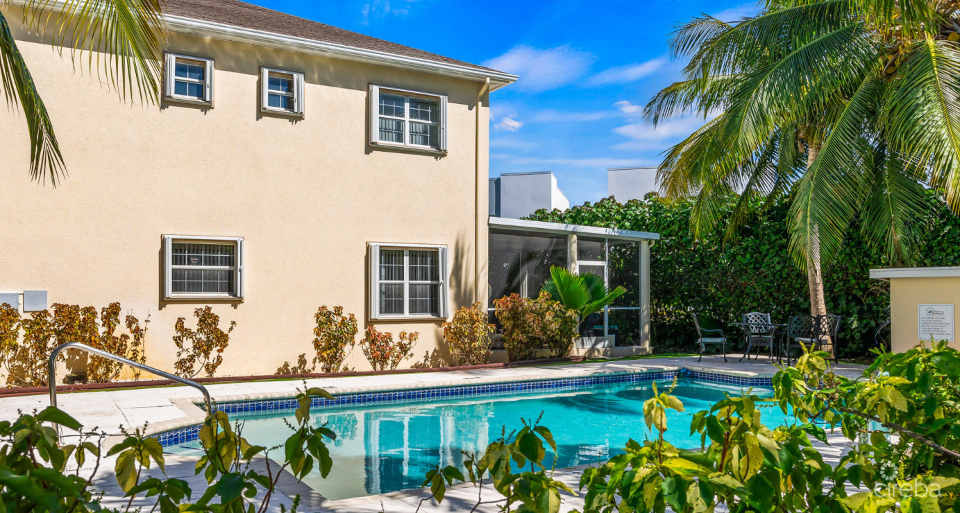 10 Sawgrass  Lovely 2-bed/ 2.5-bath Townhome In Low-density, Family-friendly Setting