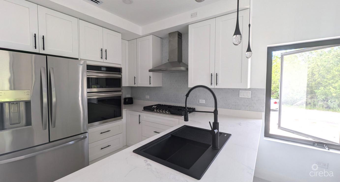 Fleetwood Estate  Villa