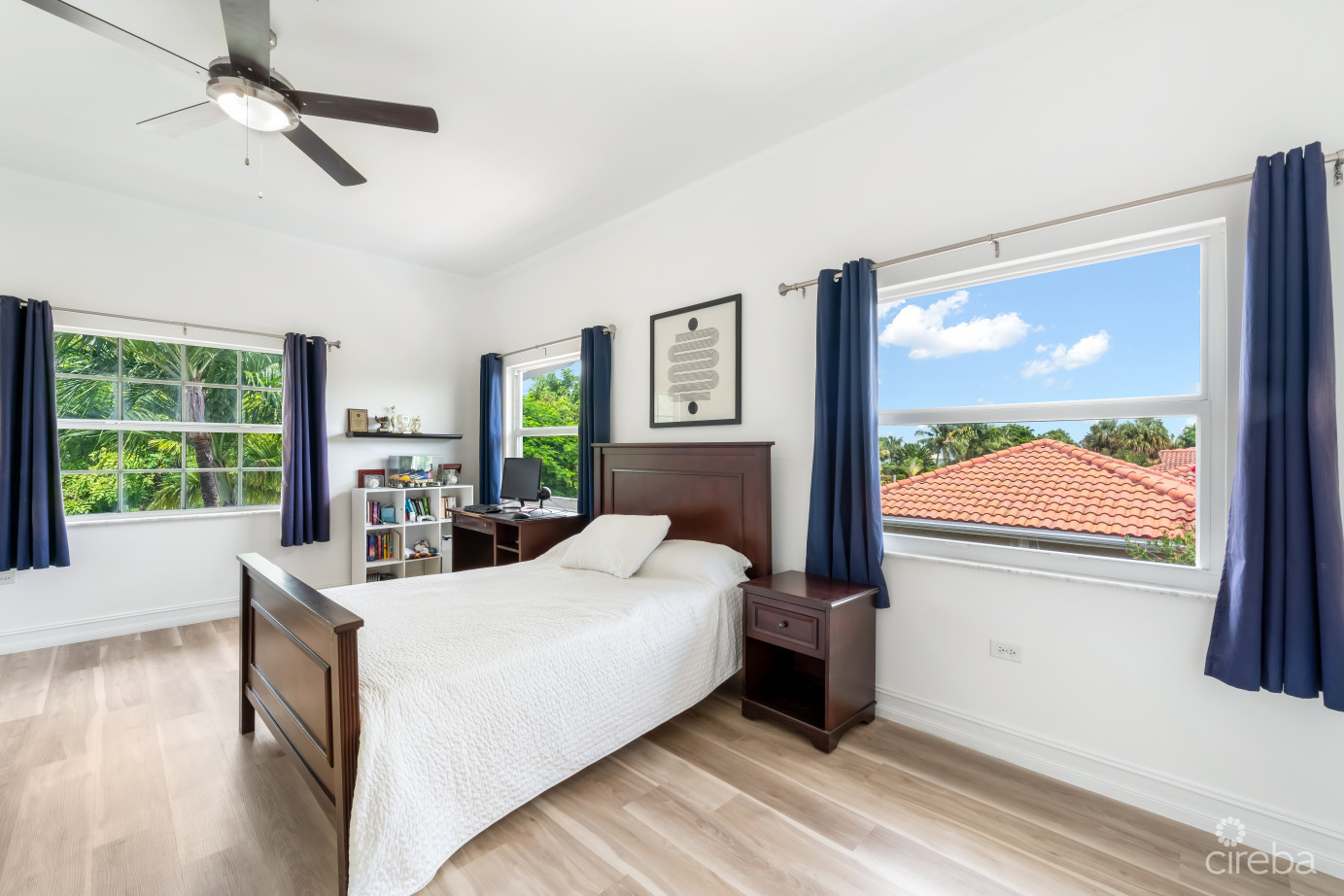 Nelson  Quay 56, Waterfront Home