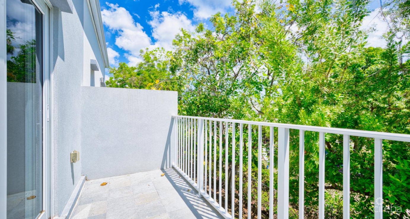 Modern & Stylish 1 Br - 1.5 Ba Townhome