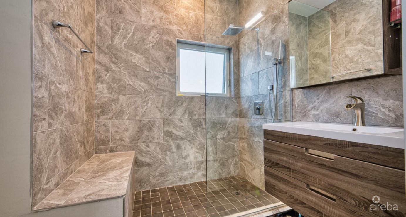 Modern & Stylish 1 Br - 1.5 Ba Townhome