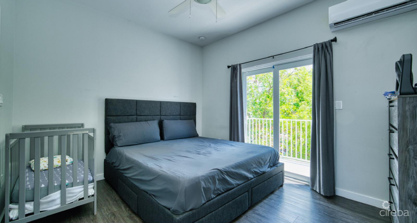 Modern & Stylish 1 Br - 1.5 Ba Townhome