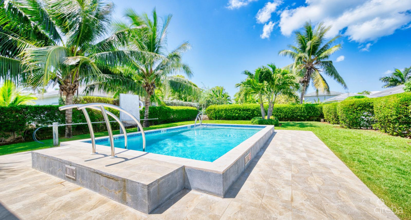 Modern & Stylish 1 Br - 1.5 Ba Townhome