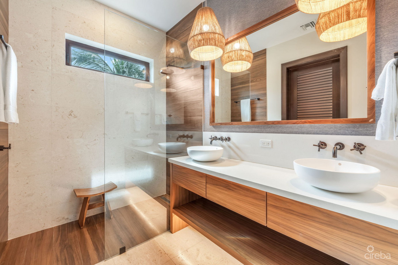 Kempa Kai, Beachfront Home