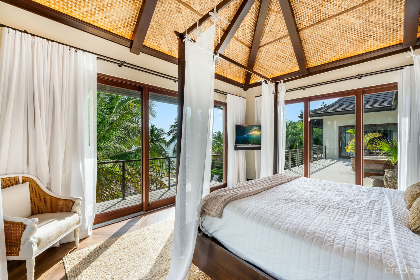 Kempa Kai, Beachfront Home