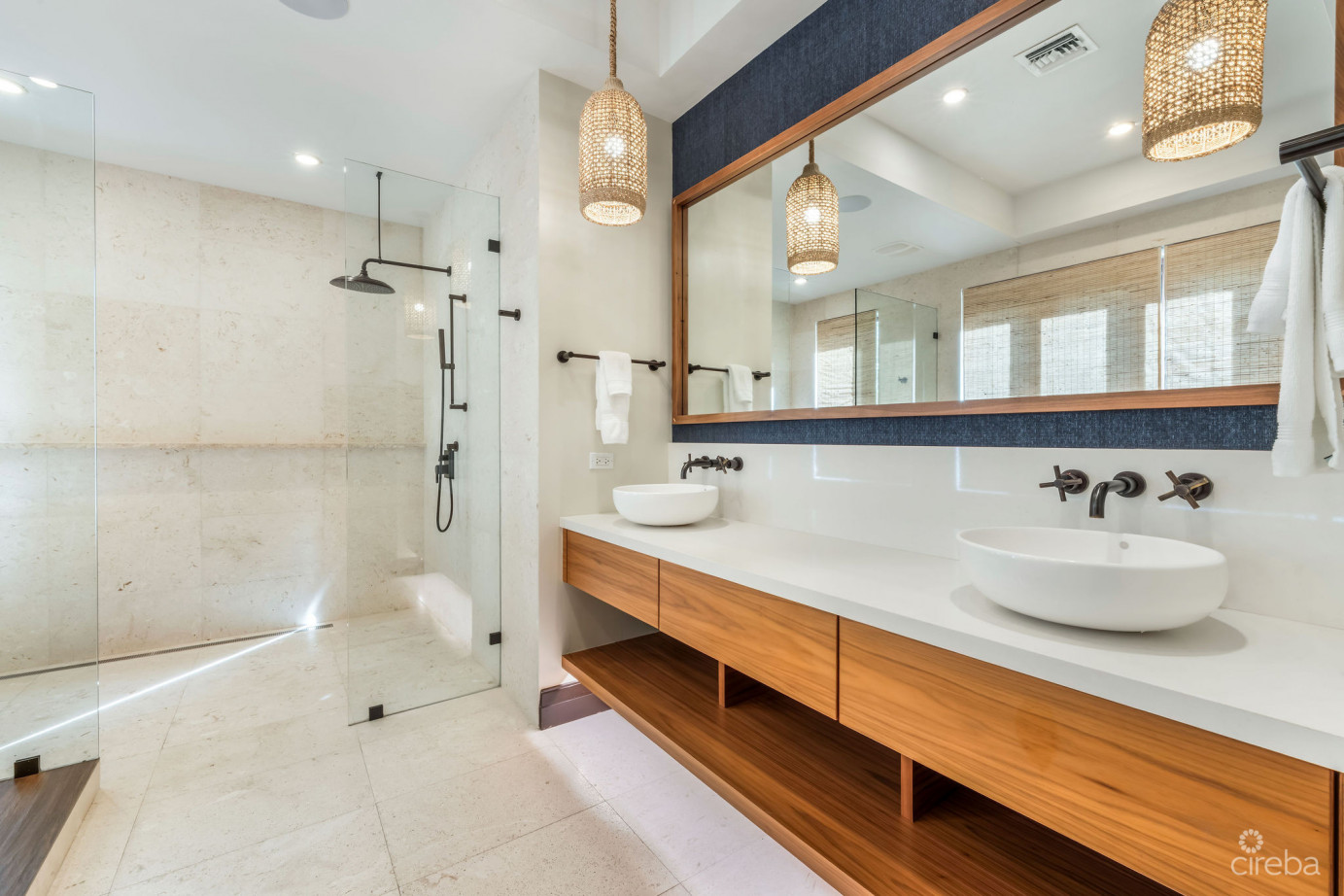 Kempa Kai, Beachfront Home