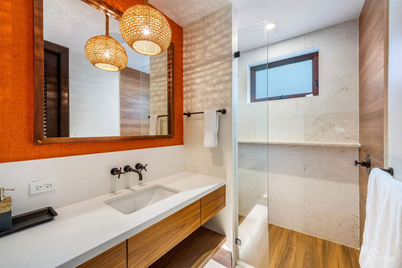 Kempa Kai, Beachfront Home