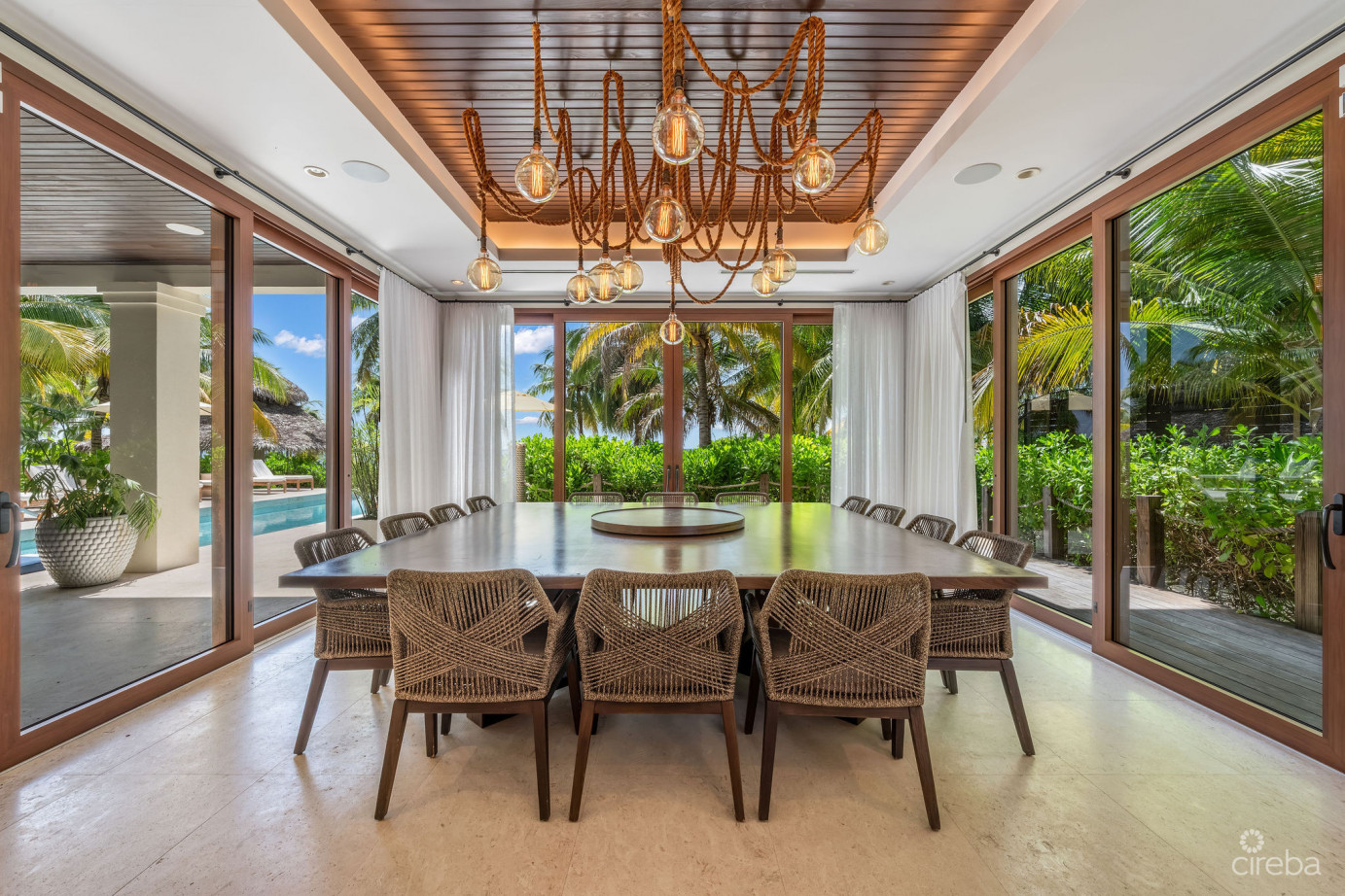 Kempa Kai, Beachfront Estate With 0.66 Acre Parcel