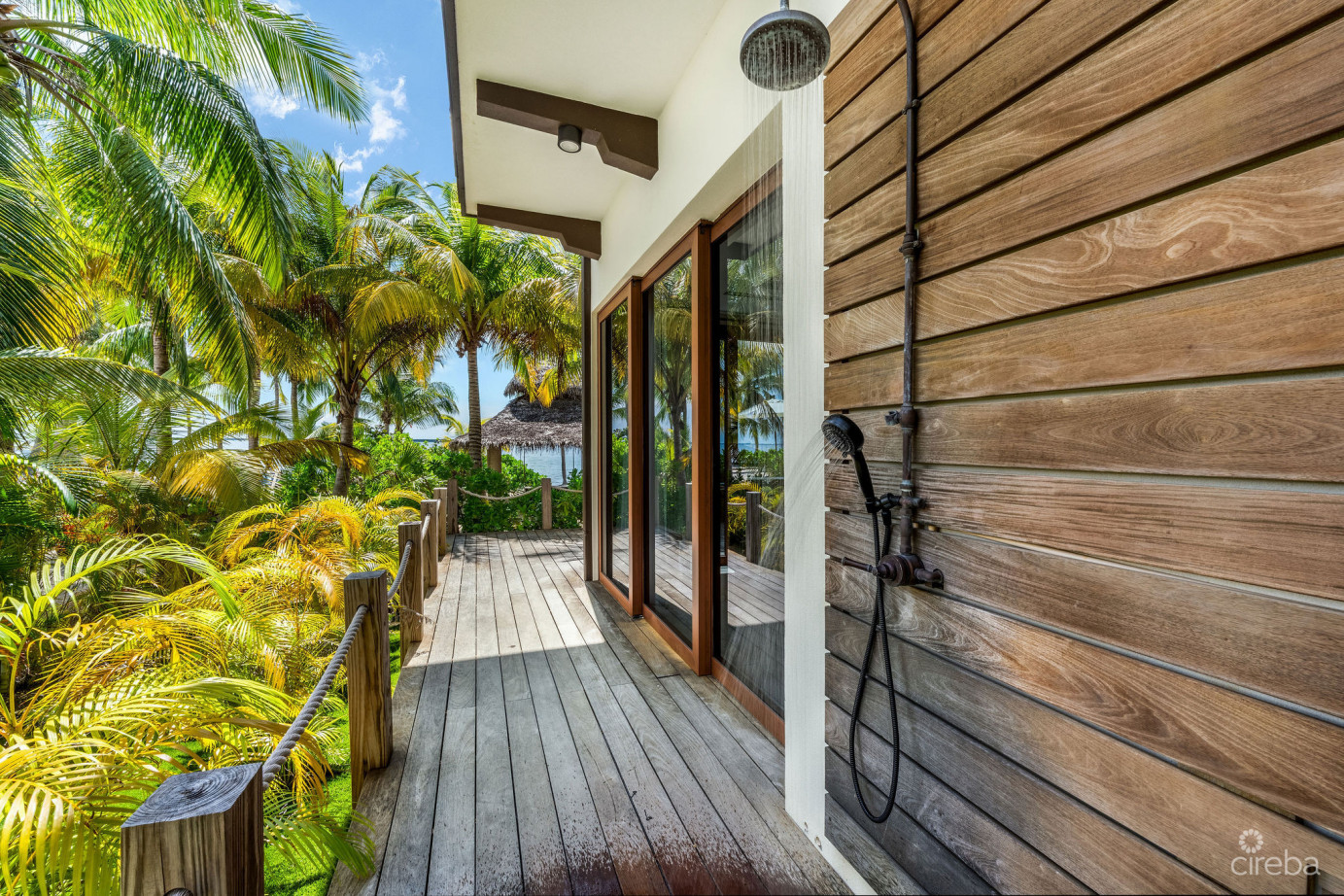 Kempa Kai, Beachfront Estate With 0.66 Acre Parcel