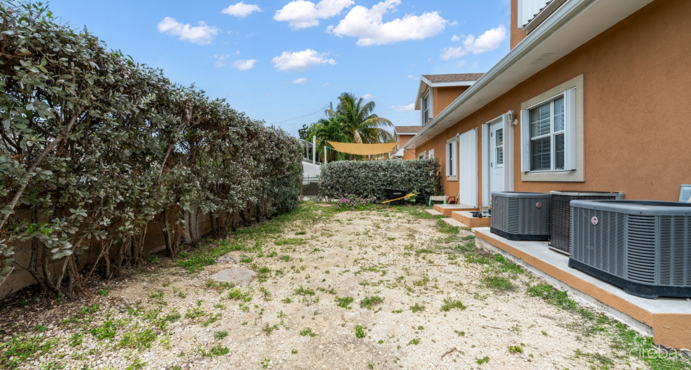 Suelles Estates #1 End Unit