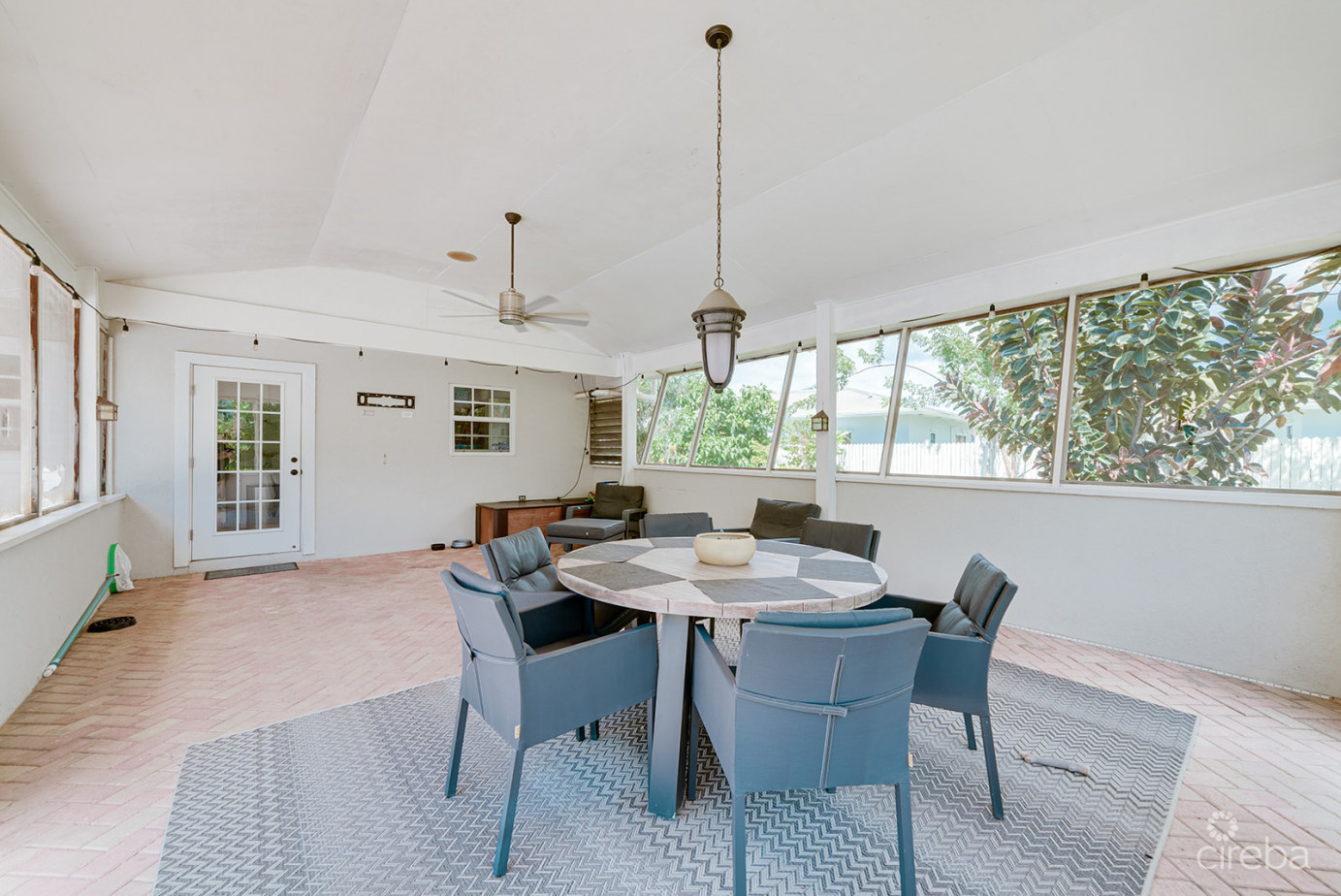 3-bedroom Family Home On An Expansive 0.3411 Acre Lot In West Bay