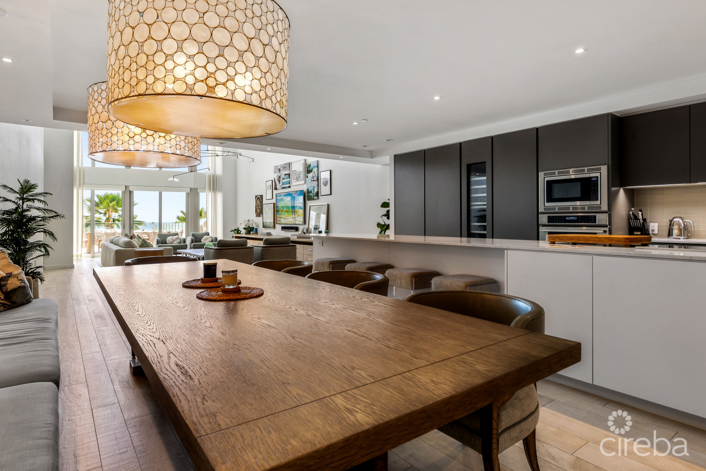 Tides -  Beachfront, Luxury 4 Bedroom Condo With Terrace