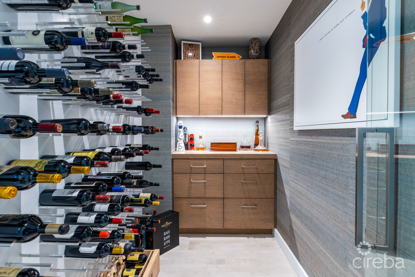 Tides -  Beachfront, Luxury 4 Bedroom Condo With Terrace