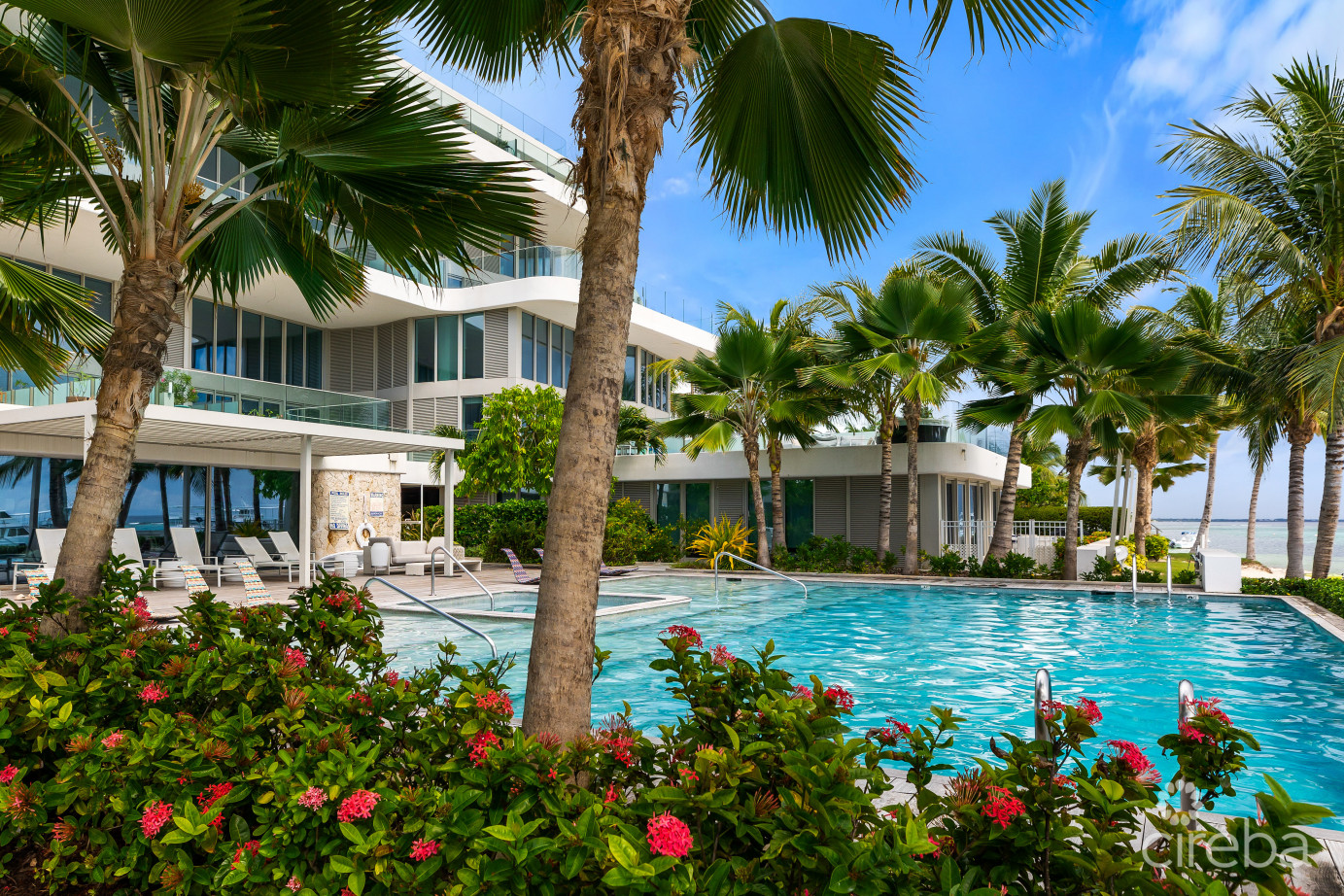 Tides -  Beachfront, Luxury 4 Bedroom Condo With Terrace