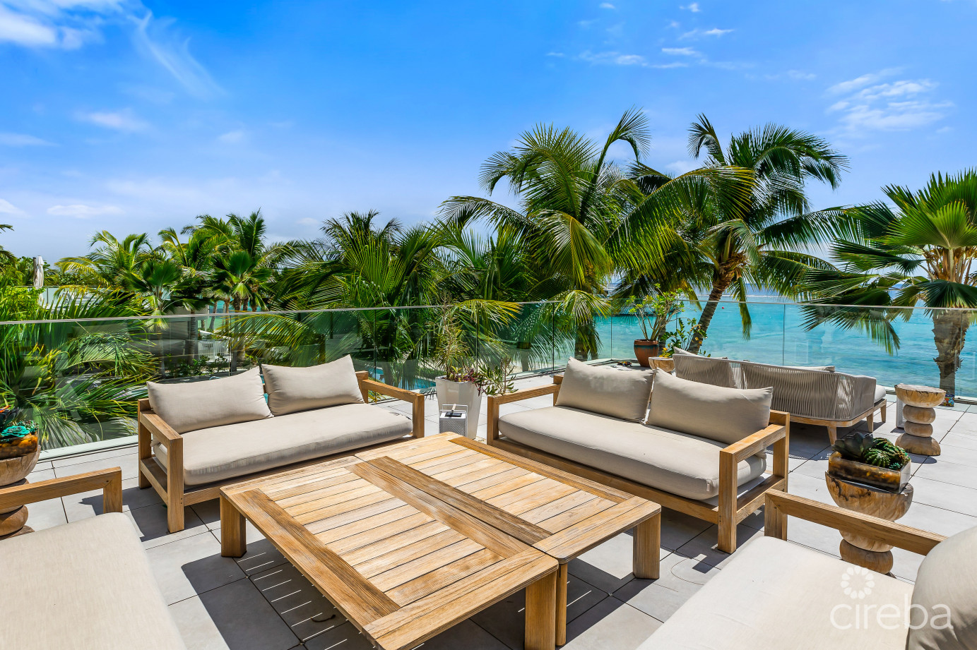 Tides -  Beachfront, Luxury 4 Bedroom Condo With Terrace