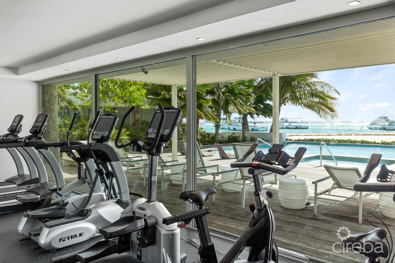 Tides -  Beachfront, Luxury 4 Bedroom Condo With Terrace