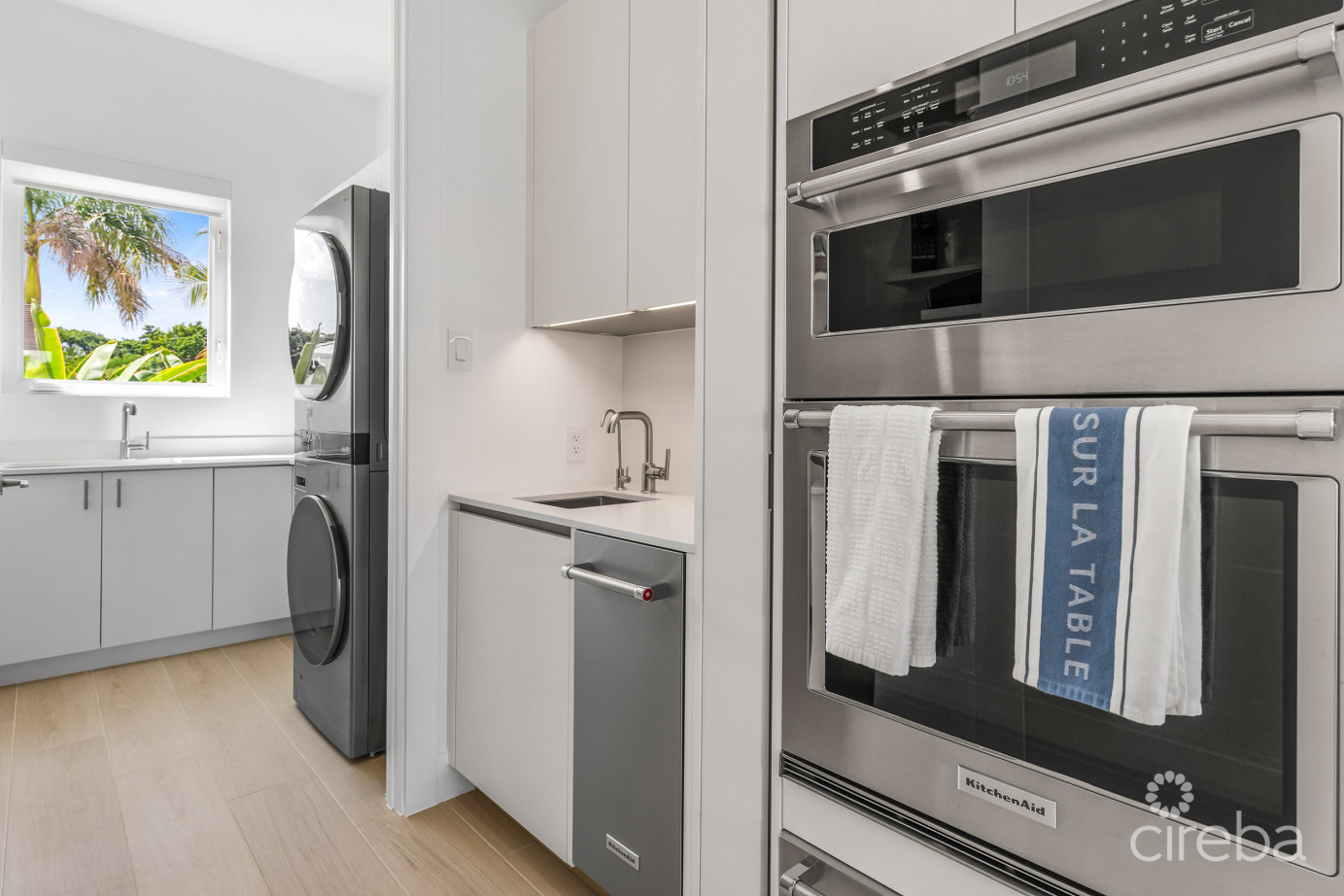 Oceans 9  Villa 7 Luxury Beachview Detached Home West Bay