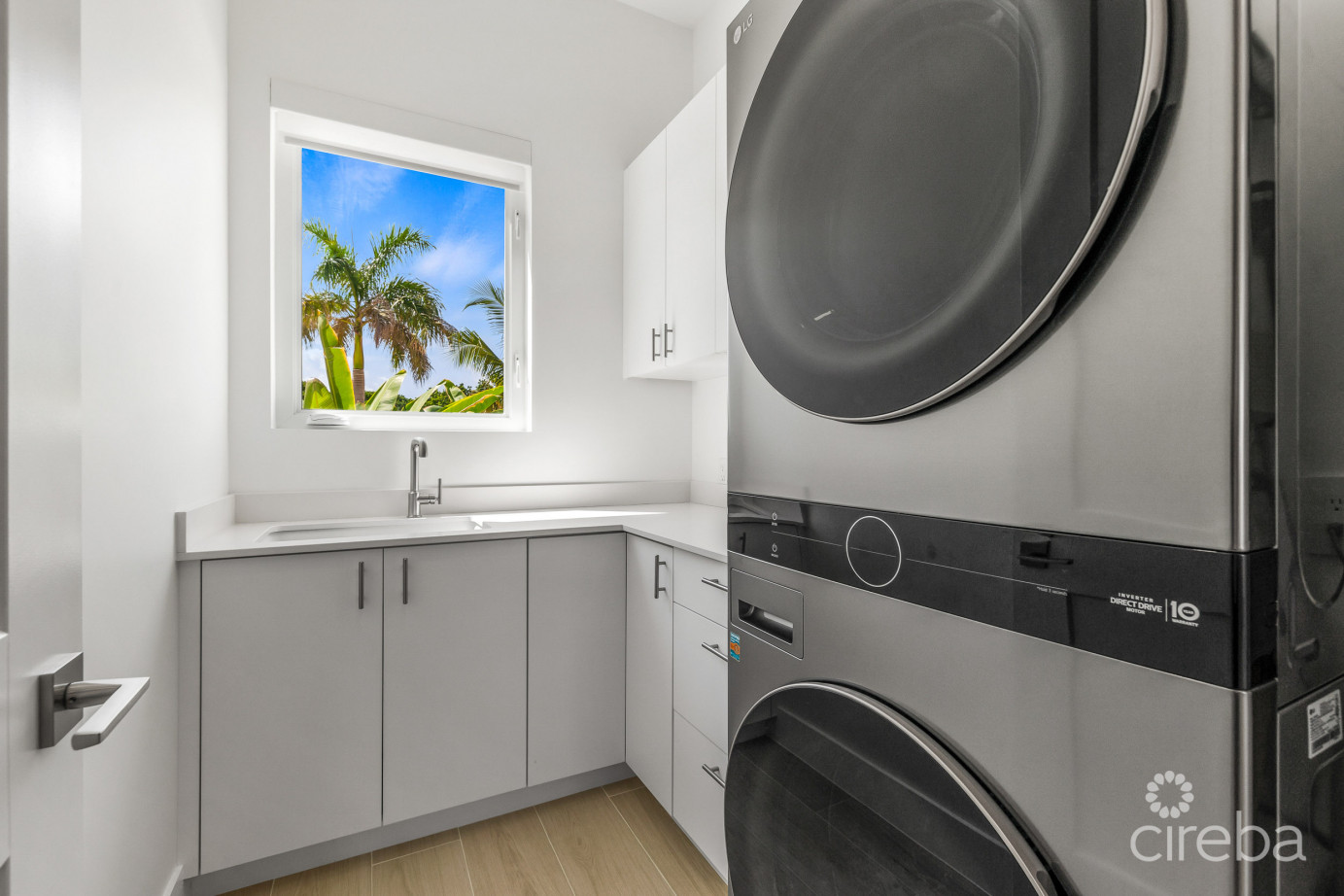 Oceans 9  Villa 7 Luxury Beachview Detached Home West Bay