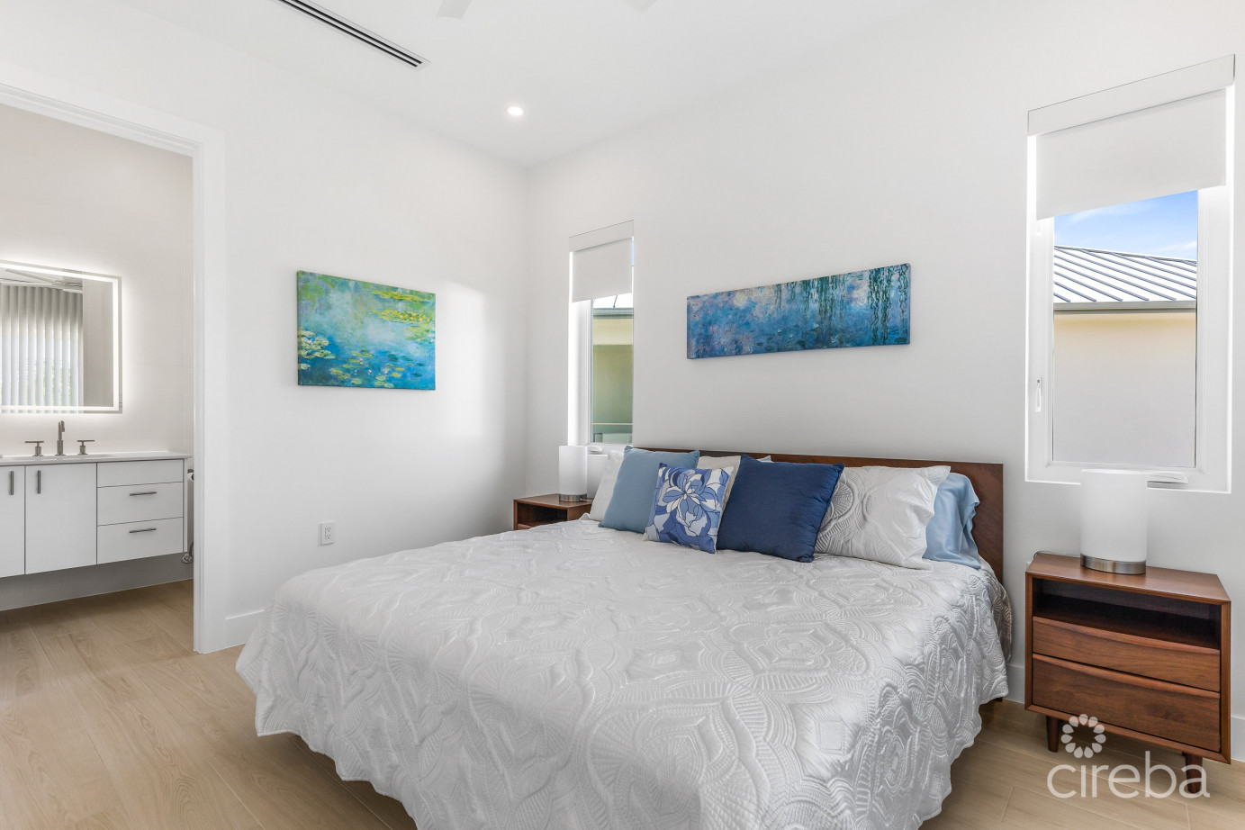 Oceans 9  Villa 7 Luxury Beachview Detached Home West Bay