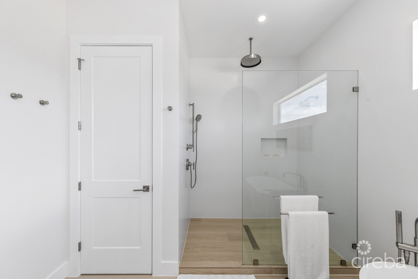 Oceans 9  Villa 7 Luxury Beachview Detached Home West Bay