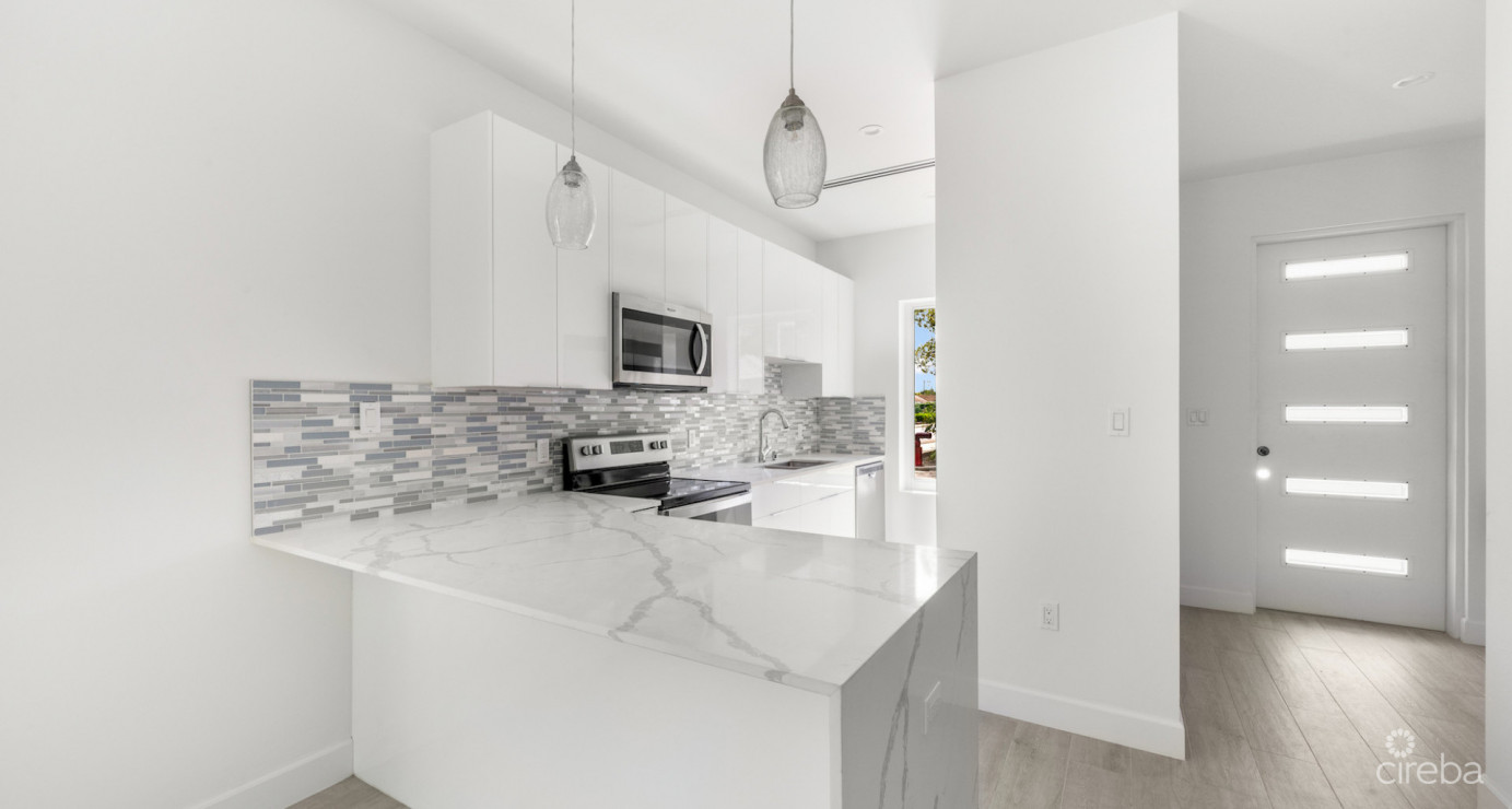 The Bentley #1 End Unit