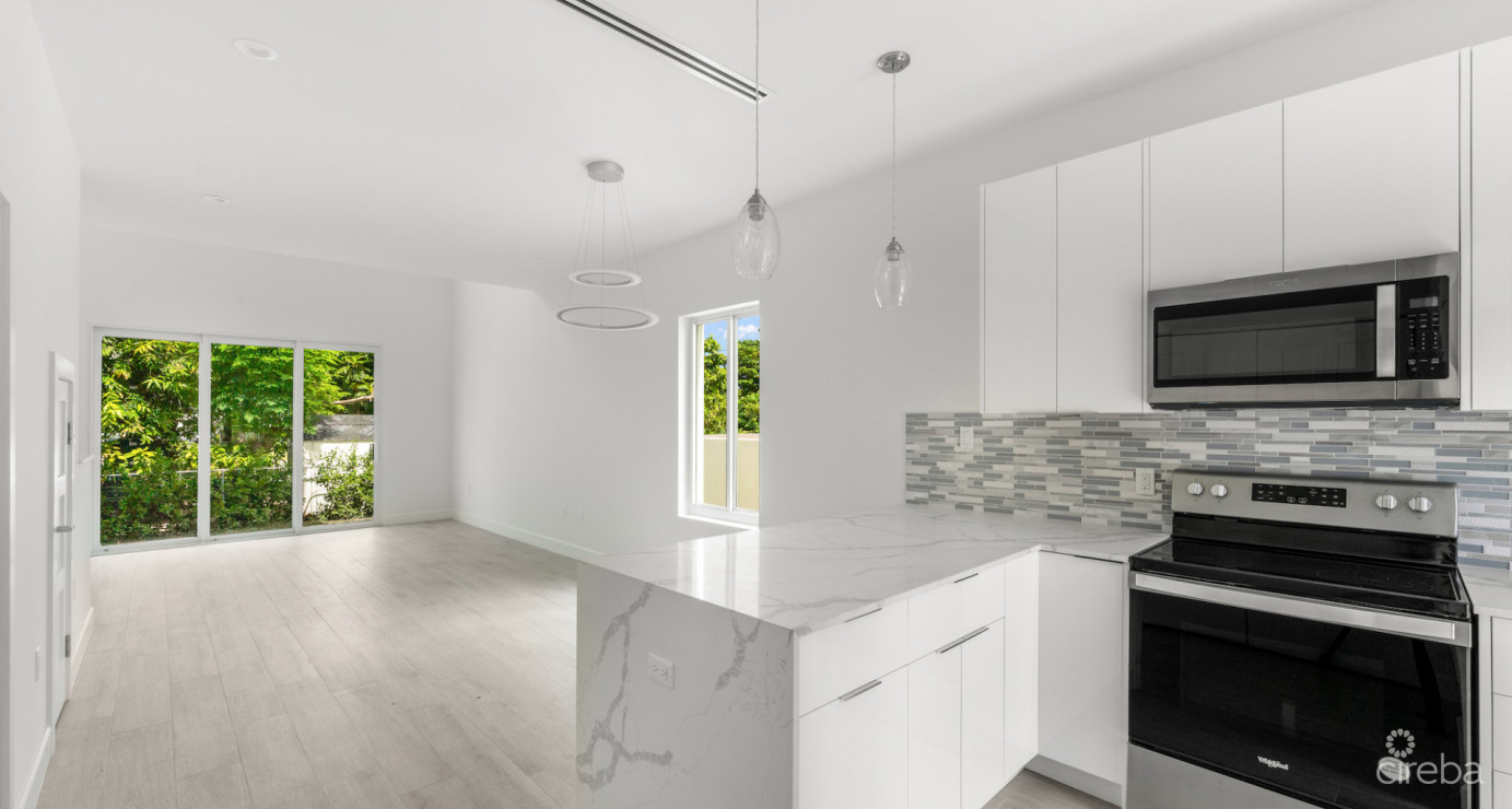 The Bentley #1 End Unit