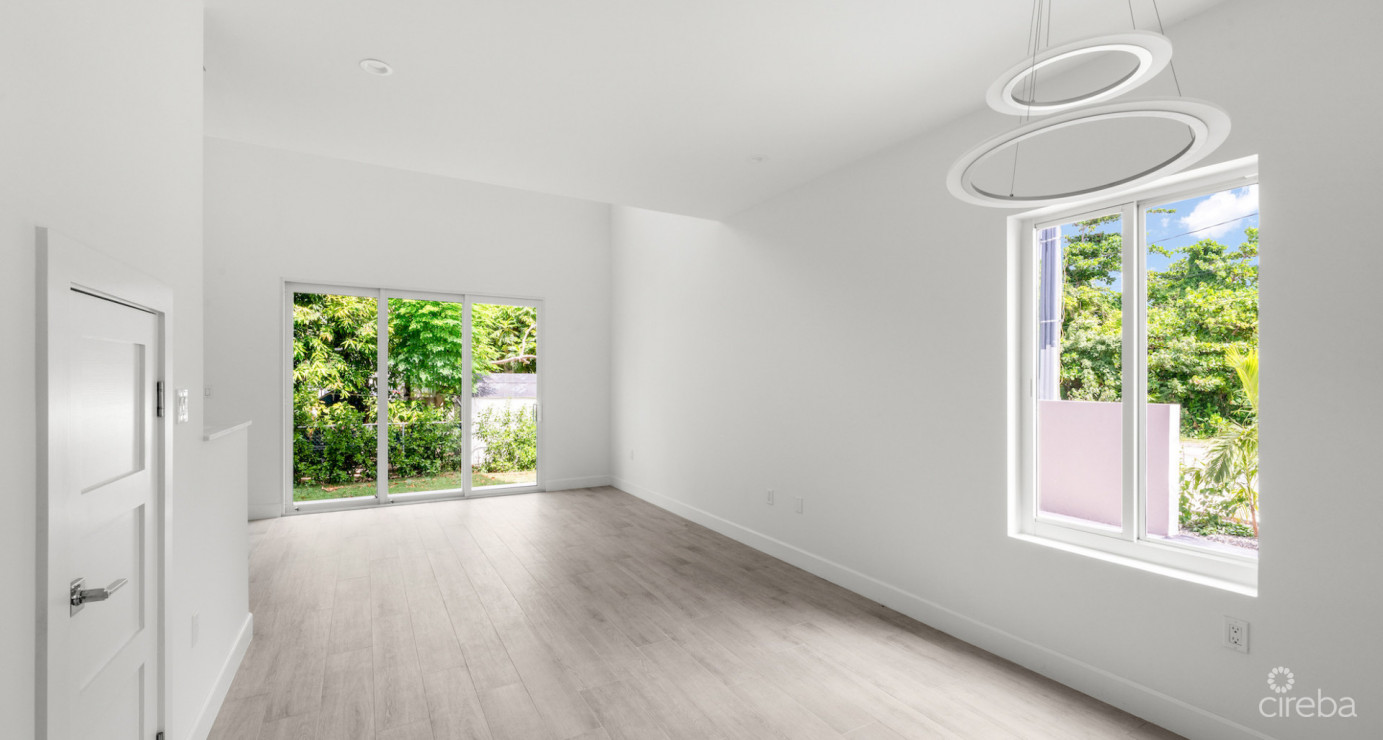 The Bentley #1 End Unit