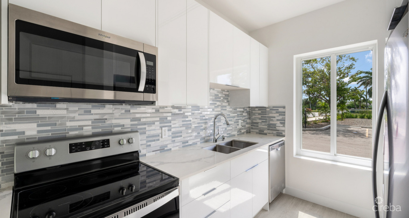 The Bentley #1 End Unit