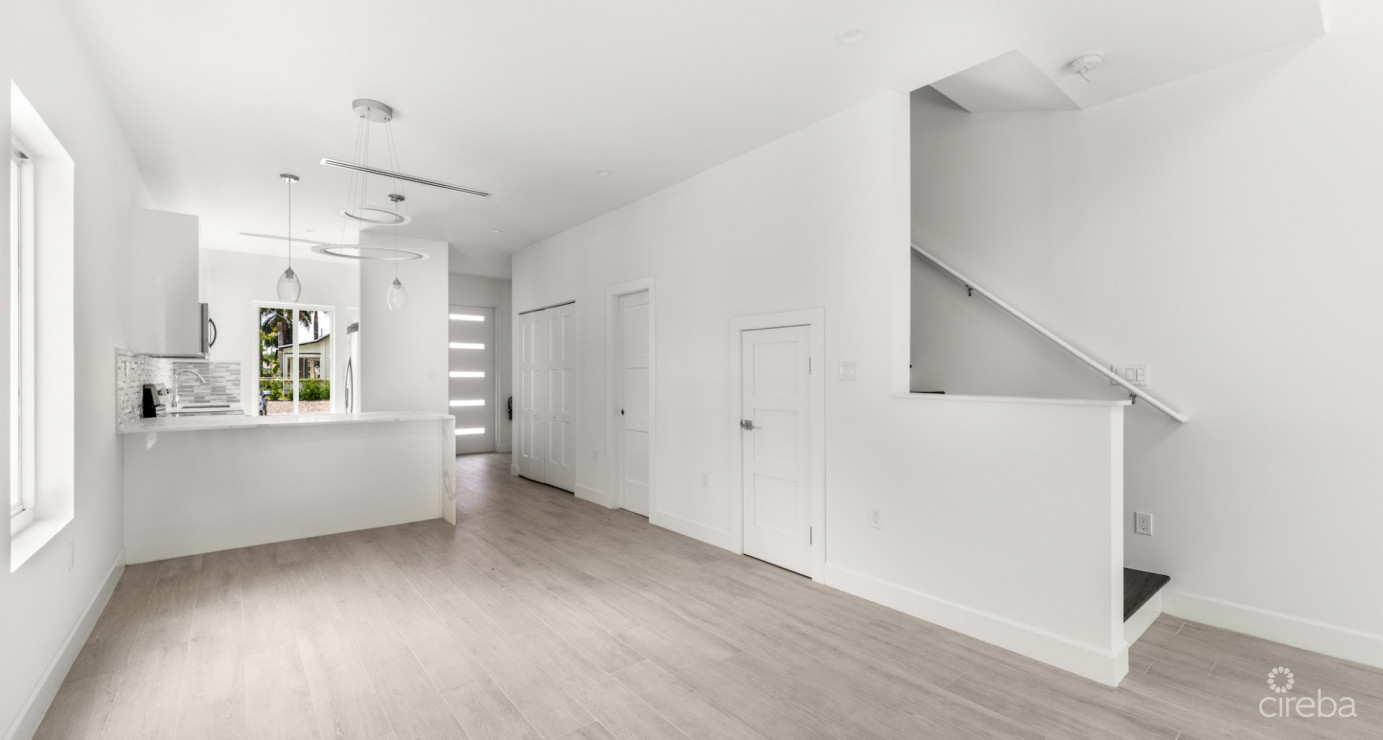 The Bentley #1 End Unit