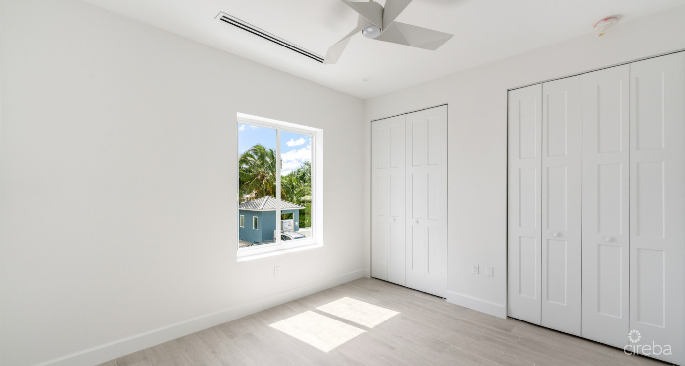 The Bentley #1 End Unit