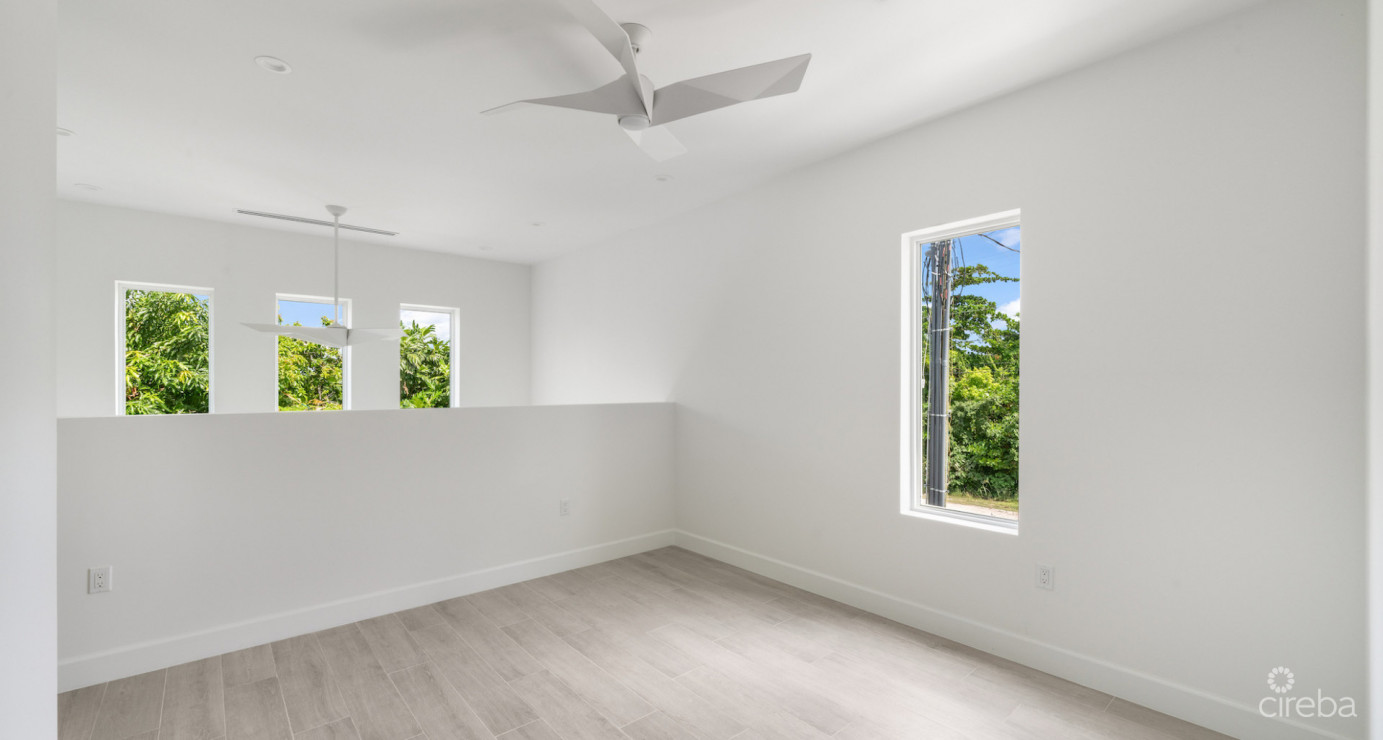 The Bentley #1 End Unit