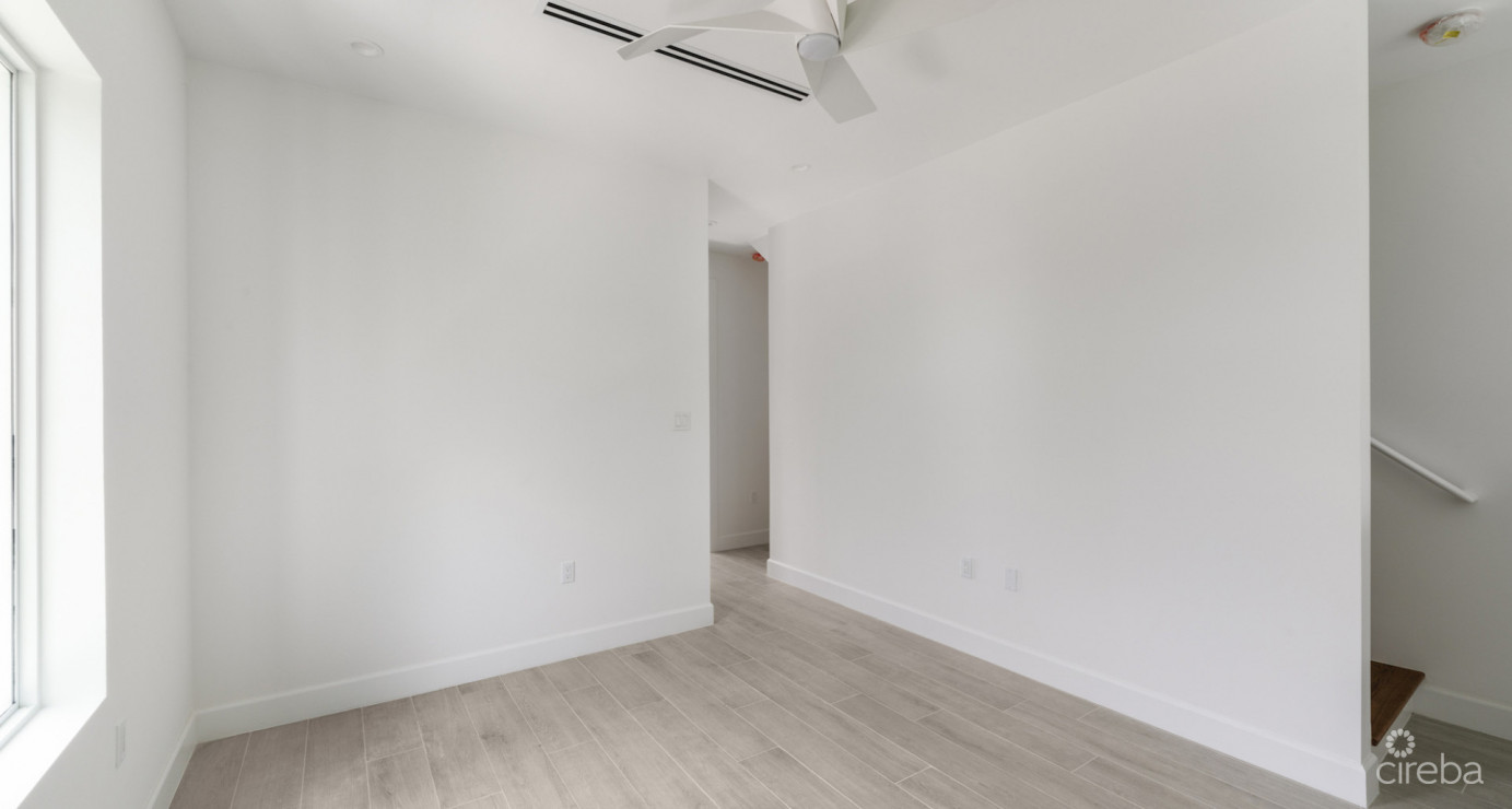 The Bentley #1 End Unit