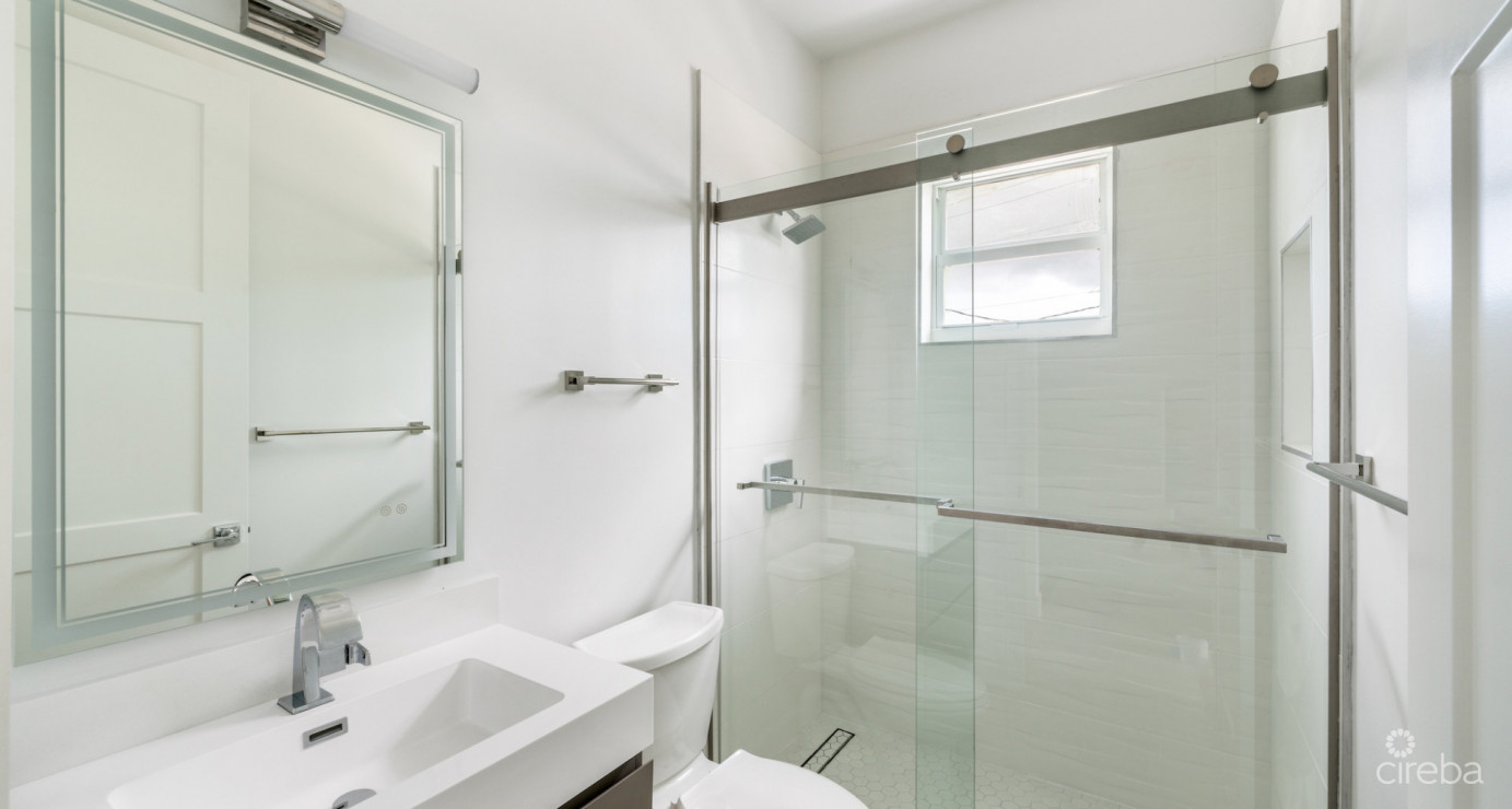 The Bentley #1 End Unit