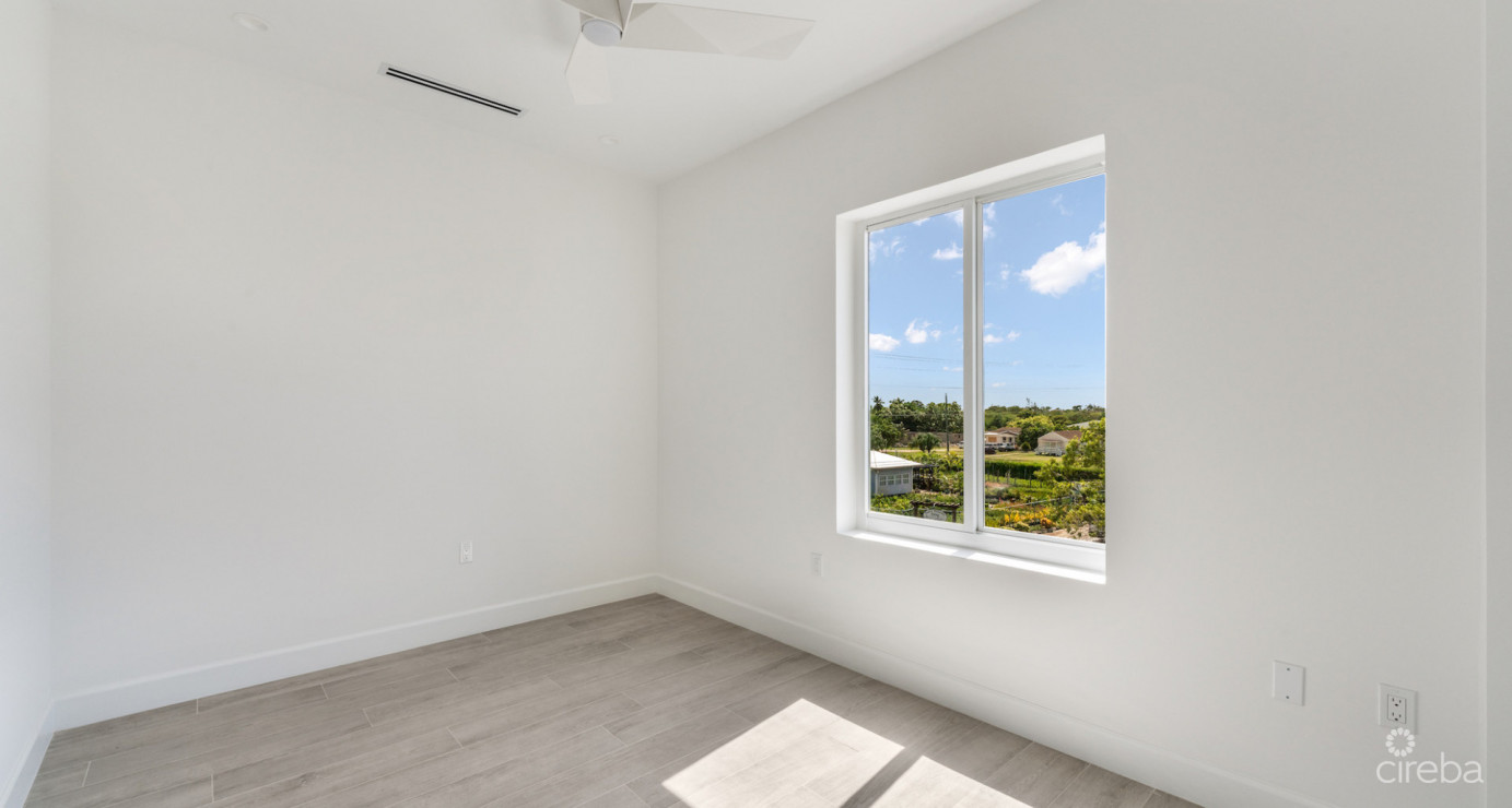 The Bentley #1 End Unit