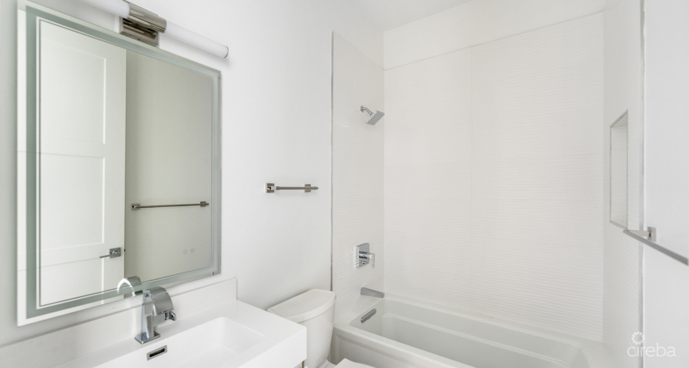 The Bentley #1 End Unit