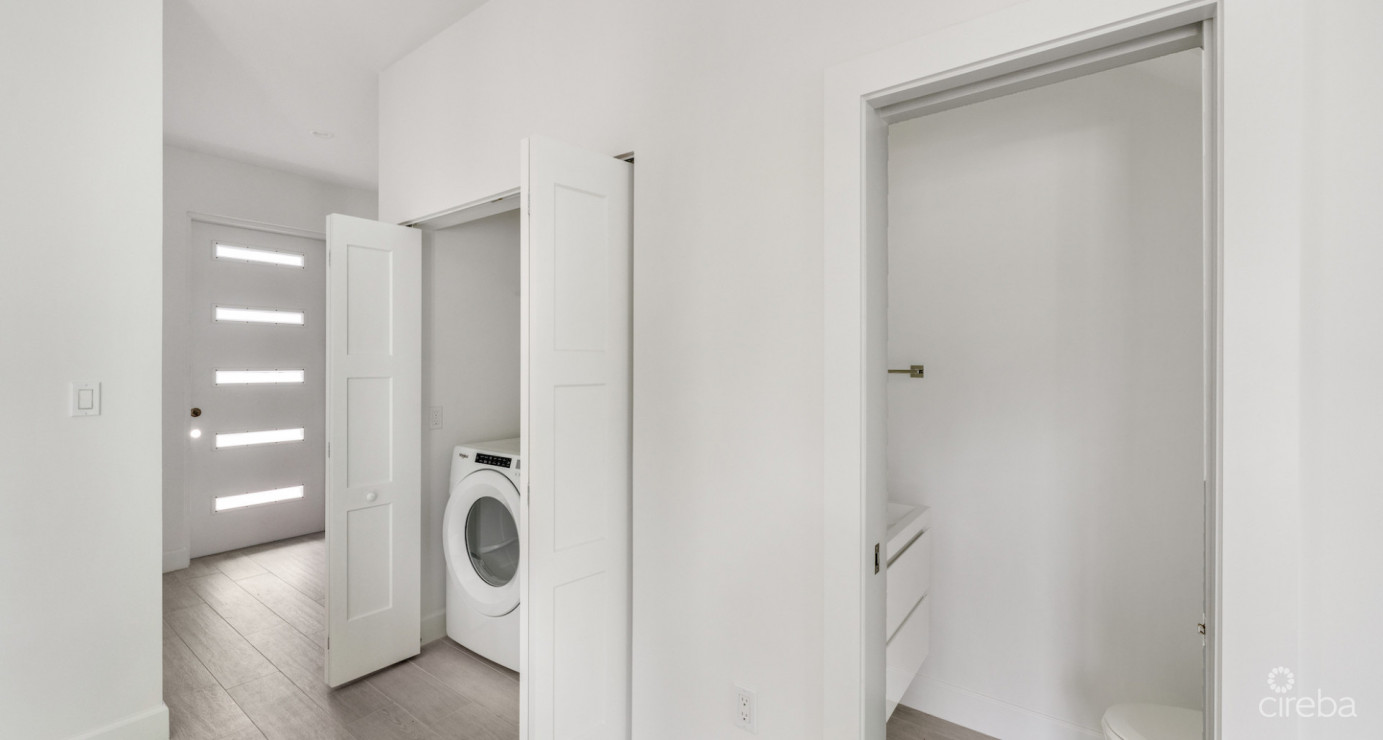 The Bentley #1 End Unit