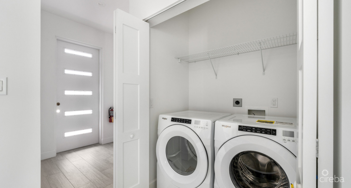 The Bentley #1 End Unit