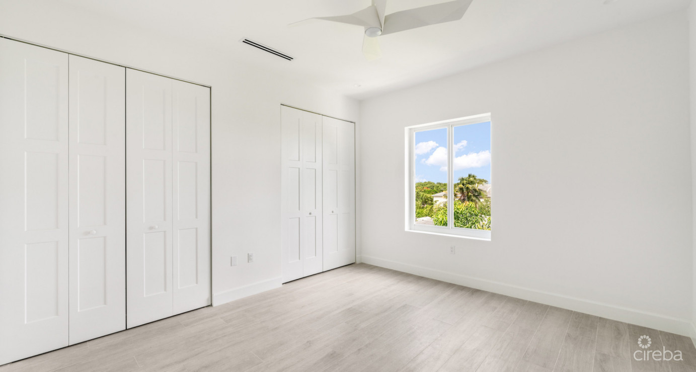 The Bentley #1 End Unit